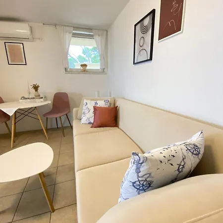 Grim Apartment Brela